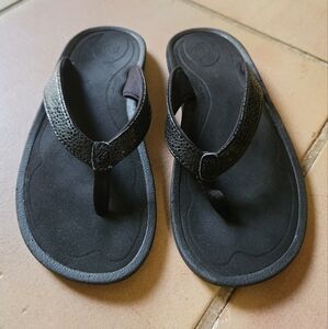 OluKai Kulapa Kai Black Sandals